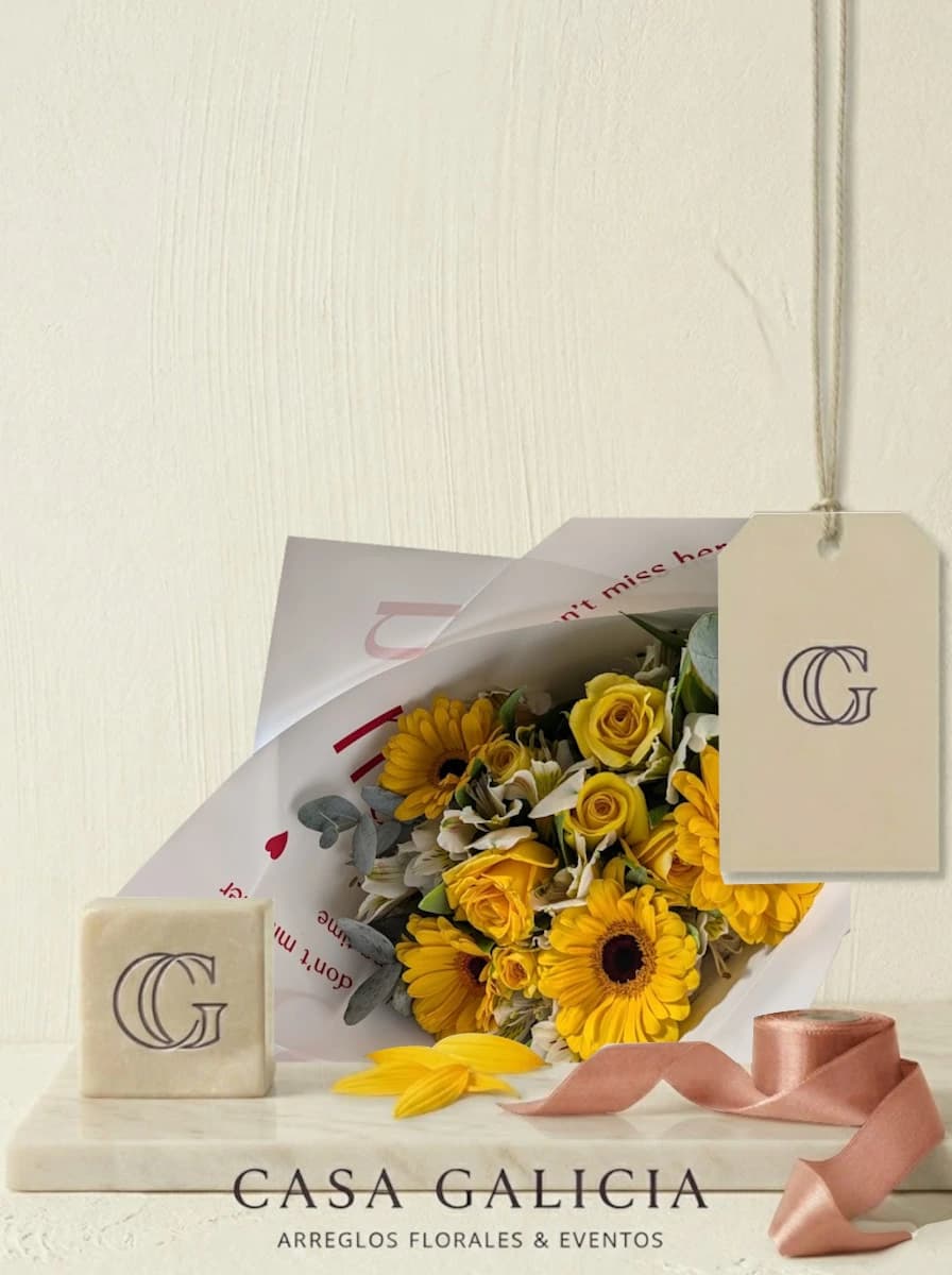 Cielo Dorado - Ramo de flores frescas Casa Galicia