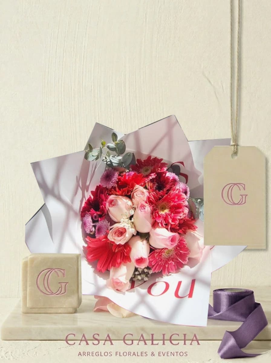 Love Story - Ramo de flores frescas Casa Galicia
